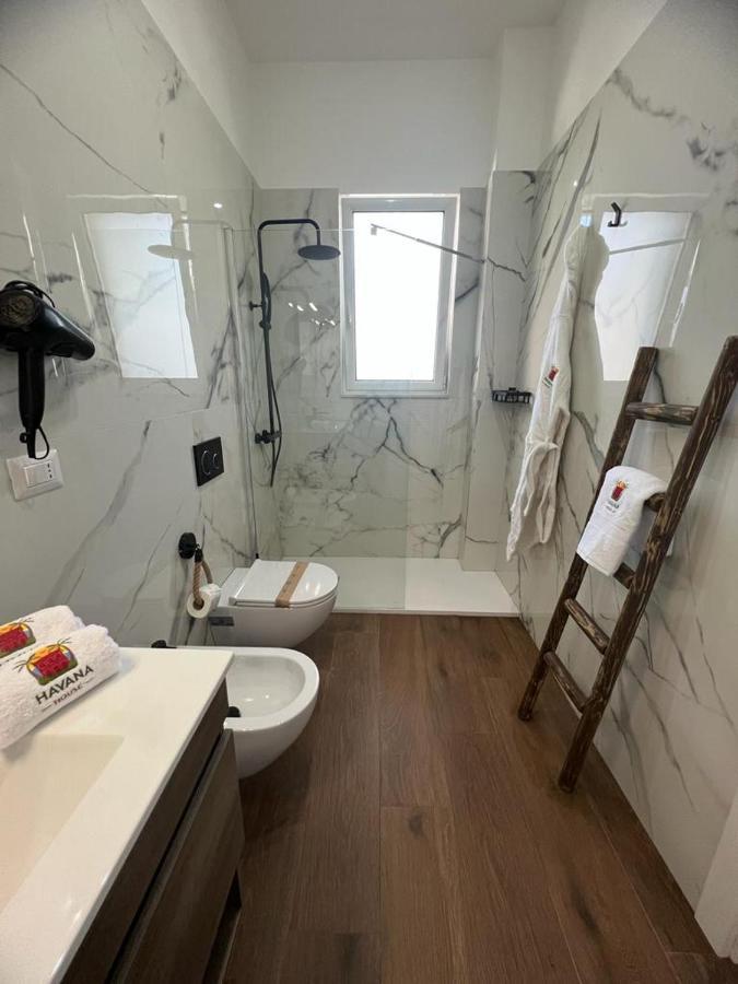 Havana House Apartment Бари Екстериор снимка