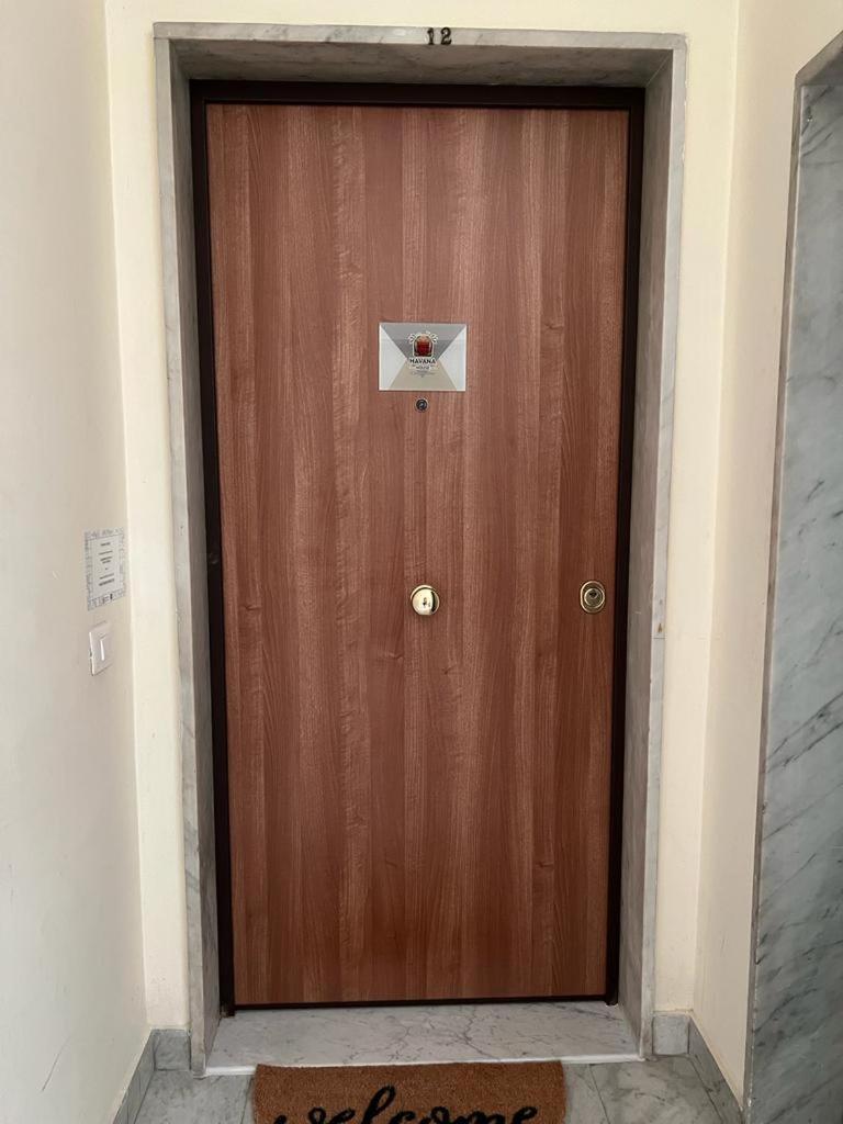 Havana House Apartment Бари Екстериор снимка